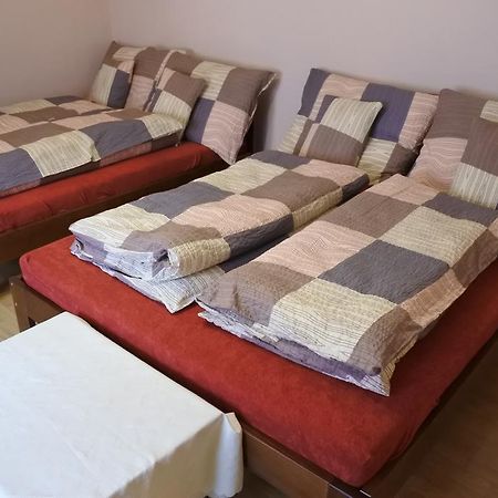 Kisasszony Apartman Eger Extérieur photo