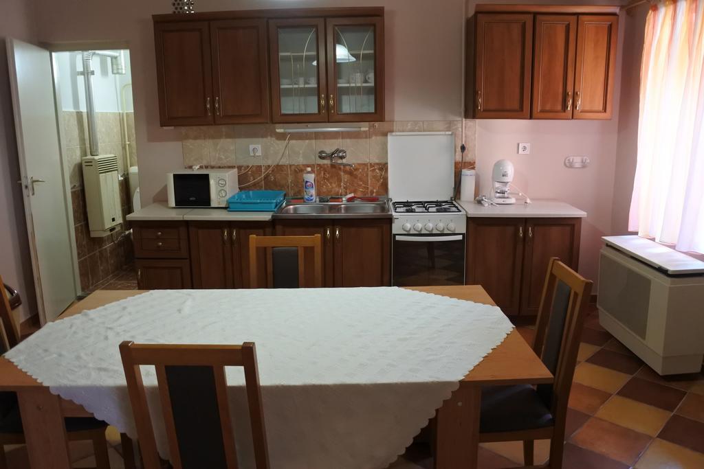Kisasszony Apartman Eger Extérieur photo