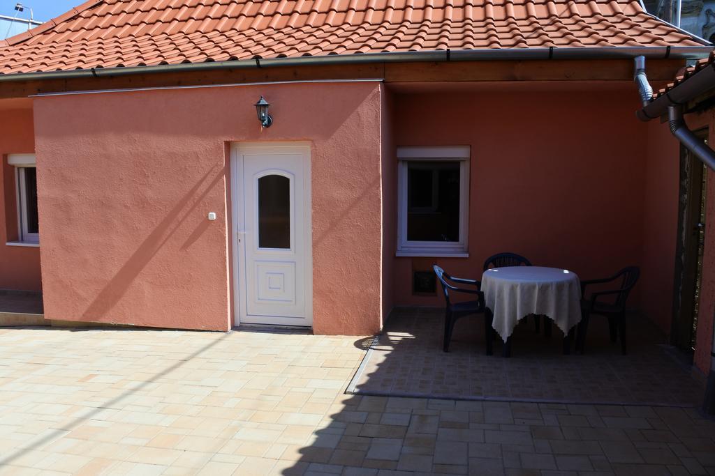 Kisasszony Apartman Eger Extérieur photo