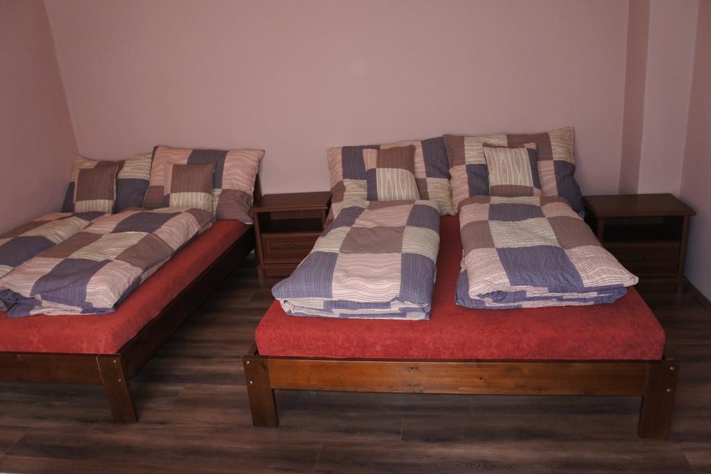 Kisasszony Apartman Eger Extérieur photo