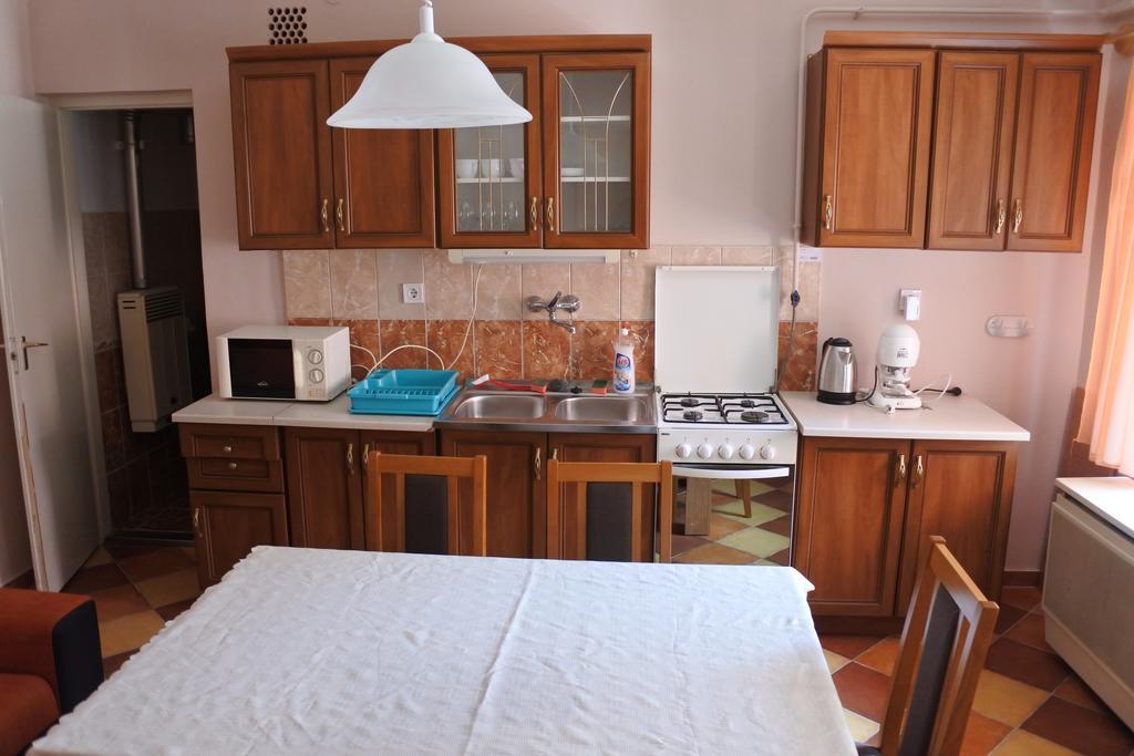 Kisasszony Apartman Eger Extérieur photo
