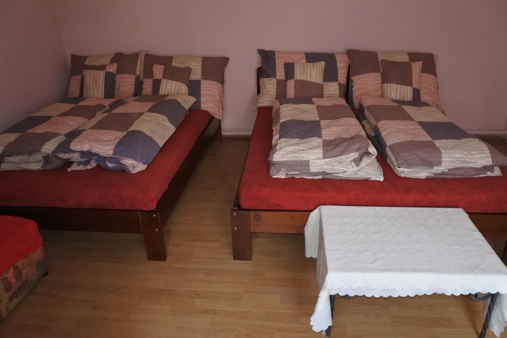 Kisasszony Apartman Eger Extérieur photo