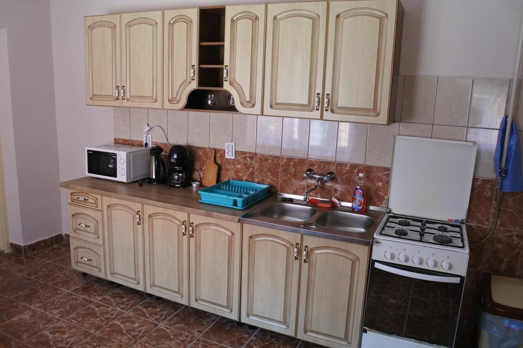 Kisasszony Apartman Eger Extérieur photo